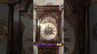 #youtubeshorts #shortsvideo #theeyeshaveit #weird #clock #funny #youtube