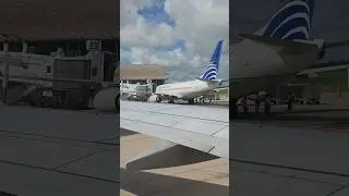 Copa Airlines | Aeropuerto De Punta Cana | Boeing 737-700 Ubicado en la puerta N&deg;. 