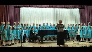 Хор учнів молодших класів 