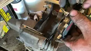 Передние тормозные колодки и роторы Nissan Altima 2015 года