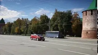 Chrysler PT Cruiser Cabrio passing by Nizhny Novgorod Kremlin