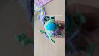 Rana antiestr&eacute;s, balloon frog. Tutorial available on my YT channel, eng sub. #ranaacrochet #frog
