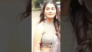 Right Movie Heroine Stunning Moment in Viral