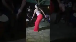Édmee et Sandrine danse un graj , Tibiswi (makè) les obliges à grajé pour lui🤣🤣🤣