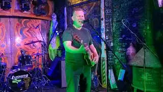 HOONOSE - Live For The Moment (Percy's, Whitchurch, Shropshire, UK)