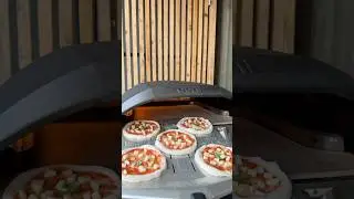 Baking 5 mini pizzas in the Ooni Koda 16 was a real challenge. Stay tuned for the full video! #pizza