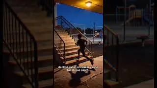 Ni&ntilde;o Fantasma pasa por las escaleras de una escuela en Cajititl&aacute;n