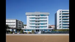 Appartamento vista mare con quattro camere