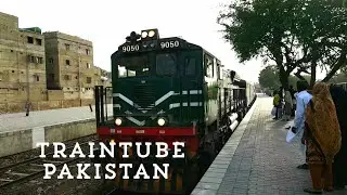 Millat Express up Arivall Drigh Road Station 2021