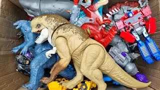 Hunting Distortus Rex, Mosasaurus, T-Rex, Indominus Rex, Velociraptor, Shark, Dragon and more