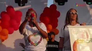 M&atilde;es pela Diversidade na Parada LGBT de Ceil&acirc;ndia DF