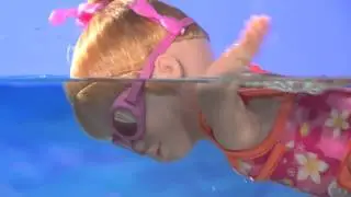 Baby Born - Mommy Look... I Can Swim - Zapf Creation