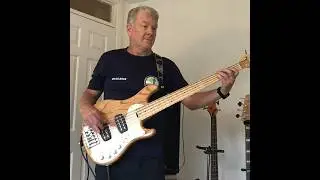 Billie Eilish,Bad Guy bass cover.#shorts#Billie Eilish#Fun bass line.