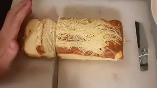 How to cut a loaf cake (8 servings)