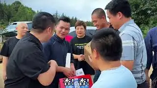 地球村半日游，小猪带几位老总拜访师父海哥，意外吃上豪气全牛宴 地球村半日游，小猪带几位老总拜访师父海哥，意外吃上豪气全牛宴#海哥量地球