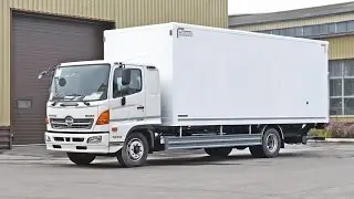 Hino 500 промтоварный фургон с боковой дверью и гидробортом Zepro