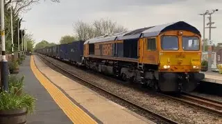 &ldquo;Embsay and Bolton Steam Railway&rdquo; 66305 4E39 with a surprising load of 36 containers 18:25 18/4/2025