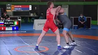 1/4 GR - 97 kg: M. EVLOEV (RUS) v. L. SVAICARI (ITA)