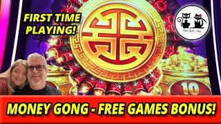 FIRST TIME TRYING MONEY GONG SLOT MACHINE! FREE GAMES BONUSES! #theslotcats