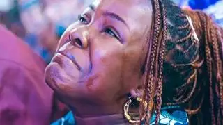 Nzambe azali kosala, ata soki ozali komona te.Même quand tout semble silencieux, Dieu agit.
