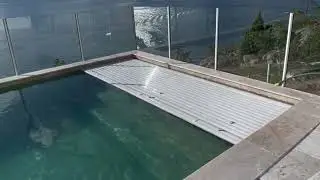 Poolskydd Lamellskydd / lamellt&auml;ckning i g&ouml;md trapp