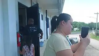 only 3 people can go inside take food and register pager family