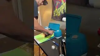Сделайте своими руками бирки на воротник для вашего бренда одежды с помощью Cricut #cricut #бренд...