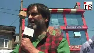 Yasin Malik leads protest in Srinagar, says Article 35A