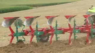 2017 Kverneland 2500 i-Plough&reg; eke munka k&ouml;zben #agronaplo