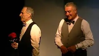 ROTOS DE AMOR. Obra de teatro.