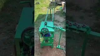 Chain link making machine