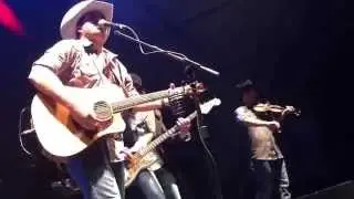 Houston Rodeo 2015: Country Star Justin van Sant's Military Tribute 