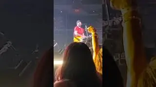 Luke Bryan Kiss Tomorrow Goodbye 