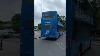 Metrobus N270UD OmniCity 6957 (YP09 HWC) departs Redhill Bus Station on 400 diversion 14/05/2024