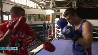 Exclusive: Dave Light working the pads with Isaac Peach at the ABA Stadium, Auckland