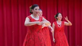 Mesmerizing Hula Performance at Ala Moana Centerstage, Hawaii | Halau Hula O Kana Kapeka [4K]