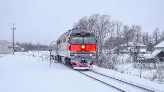 ТЭП70-0084 с поездом 6458/6456 Старая Русса&nbsp;&mdash; Бологое