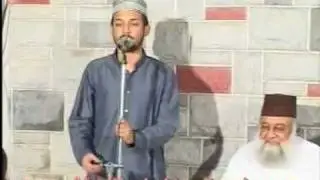 Muhammad Hamza Noshahi reciting Naat on 4th barsi of Sheikh Zahid Fayyaz's beloved Mother