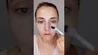 Очищающая маска-пленка с углем Pure Skin  отлично очищает