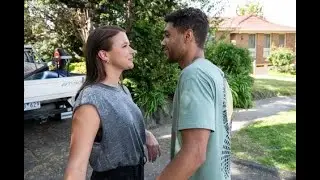 Neighbours' Freya leaves Roxy suspicious as mystery continues