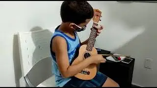 tocando kulele
