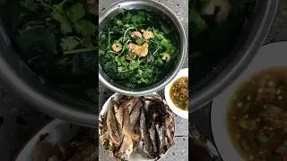 Mixed vegetable soup with fried dried shrimp and fish