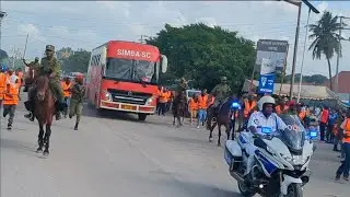#live SIMBA WATINGA KWA MKAPA NA MBWEMBWE KAMA ZOTE WAINGIA MA FARASI WAFANYA KUFURU