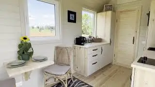 Eco-Luxe Tiny Home on Wheels: 18m&sup2; of Sustainable Elegance with Modern Comfort