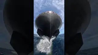 Fyi: We hope your screen is waterproof! 🤭#HapagLloyd #Vessellife #Shipping