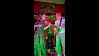 Ed Sheeran plays surprise gig in Irish pub on St Patrick&rsquo;s Day