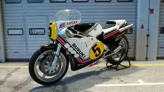 Suzuki RGB 500 model 1981 No.5 Marco Lucchinelli made by Altaya in scale 1:12 diecast motorcycle
