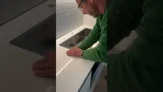 Montaggio cucina in quarzo bianco ⚪️🛠️