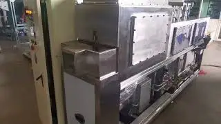 Automatic spray cleaning machine