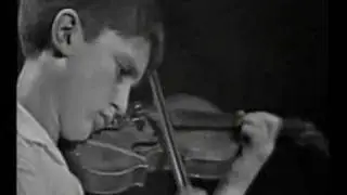 Tedi Papavrami plays: Paganini - Campanella (9 years old)